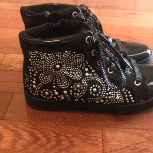 Size 3 girls binged our tennis shoes